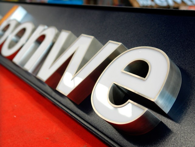 精品拉絲不銹鋼發光字