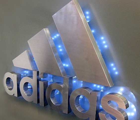 拉絲不銹鋼背發光字