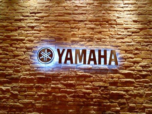 背發光精品字(雅馬哈)